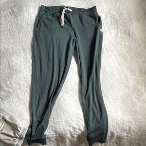 Vuori medium women joggers